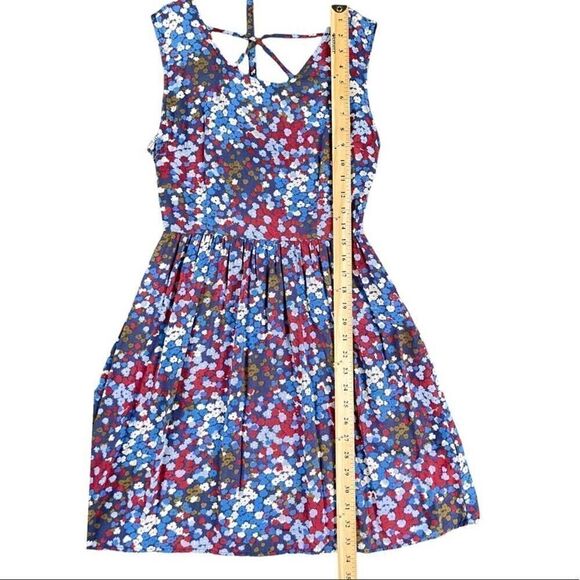 Forever 21 Blue, Red, and White Floral Sleeveless Lightweight Summer Dress Sz M - Picture 7 of 14